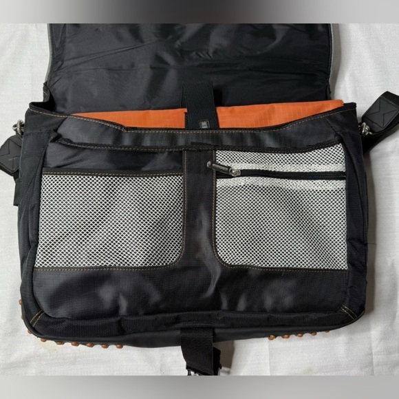 Targus Urban Messenger Bag Case Designed Up To 15.4” Laptops With Orange Accents - Picture 7 of 13